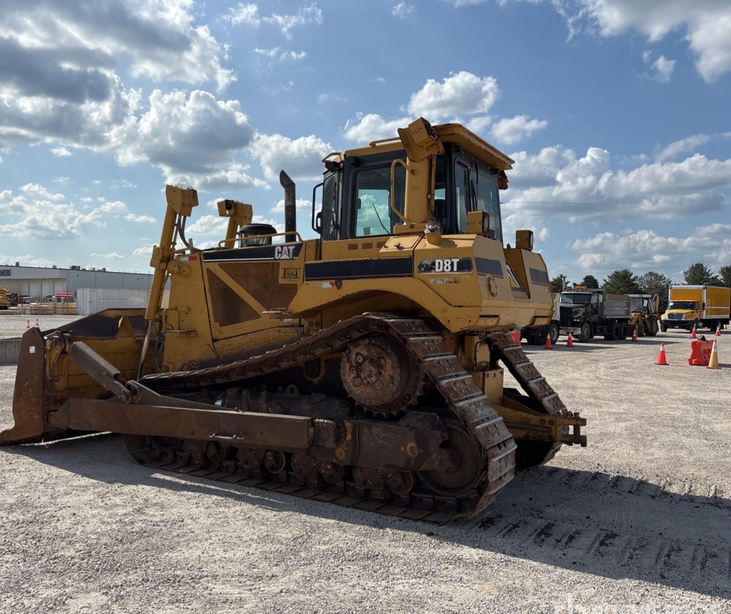 Tractor D8T