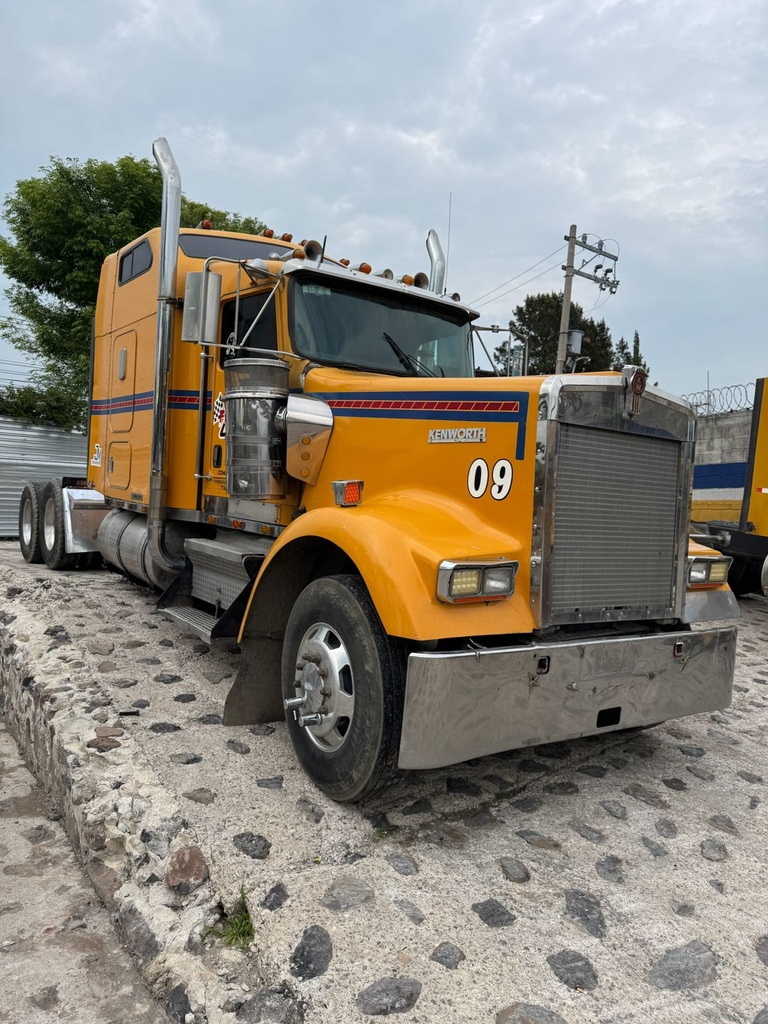 Tractocamión W900