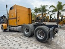 Tractocamión W900