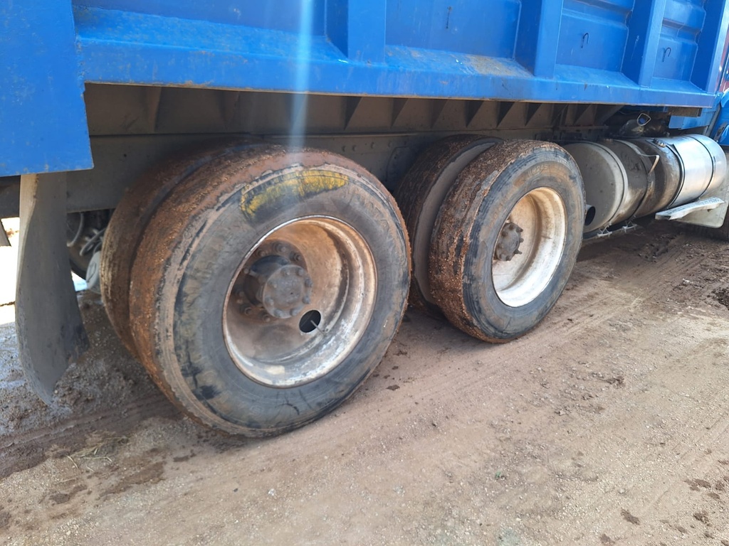 Camion Volteo 14m kw 2014 