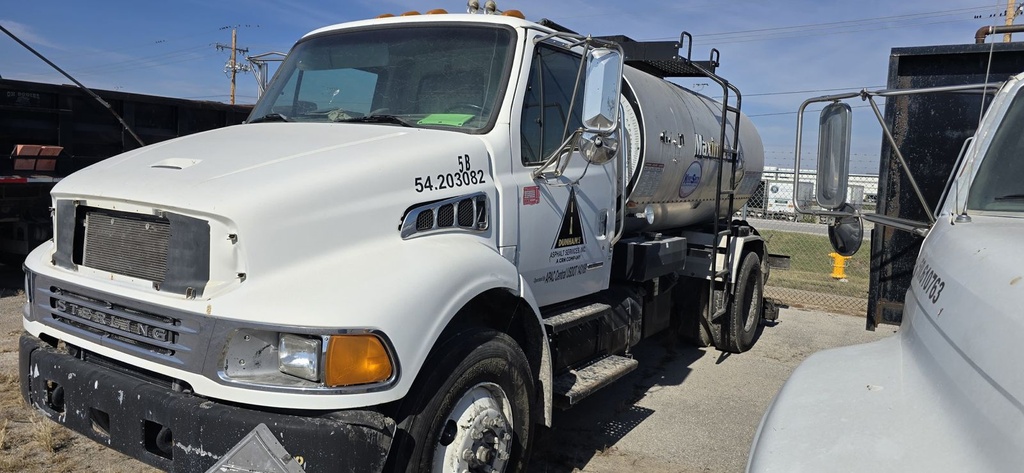 Camión Petrolizadora 8000 lts 