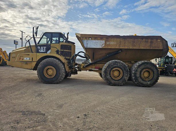 Camión Articulado Caterpillar 740