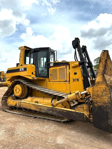 [0879] Tractor D7R 