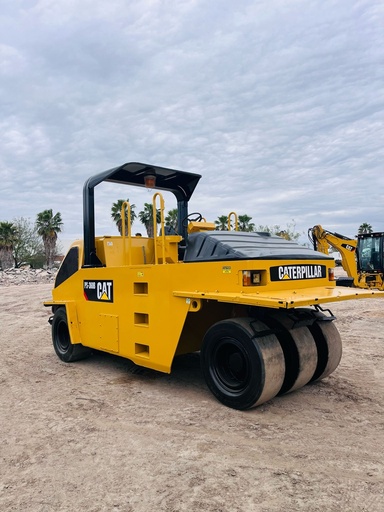 [0049] Compactador Neumático PS360B