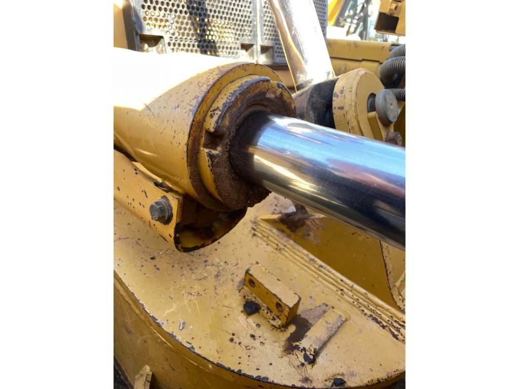 Tractor D6T XW