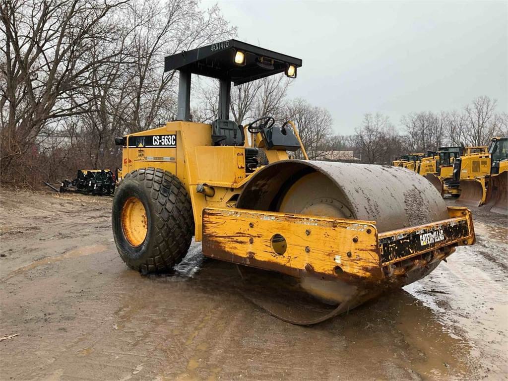 Vibrocompactador CS563C