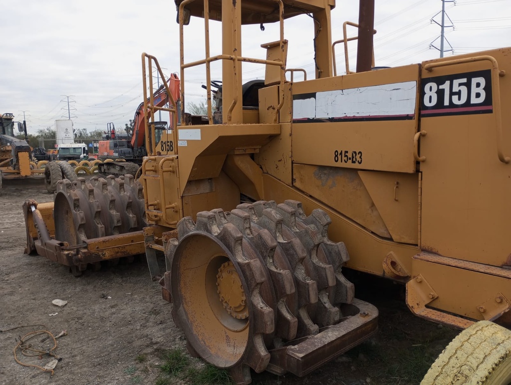 Compactador 815B