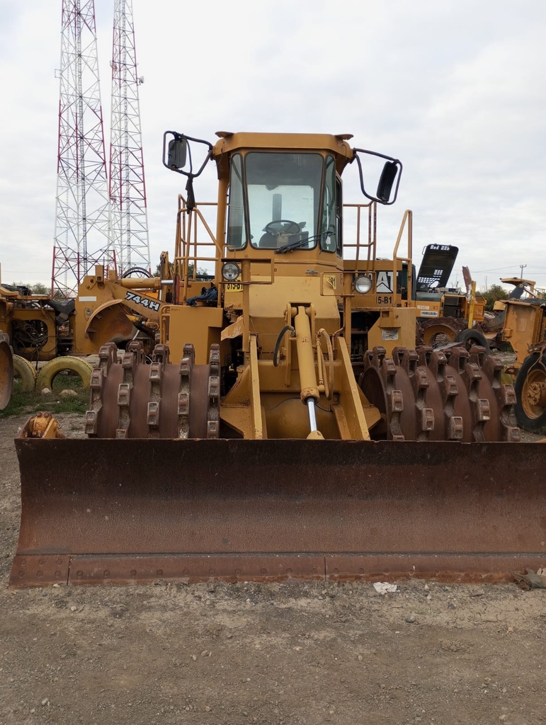 Compactador 815B