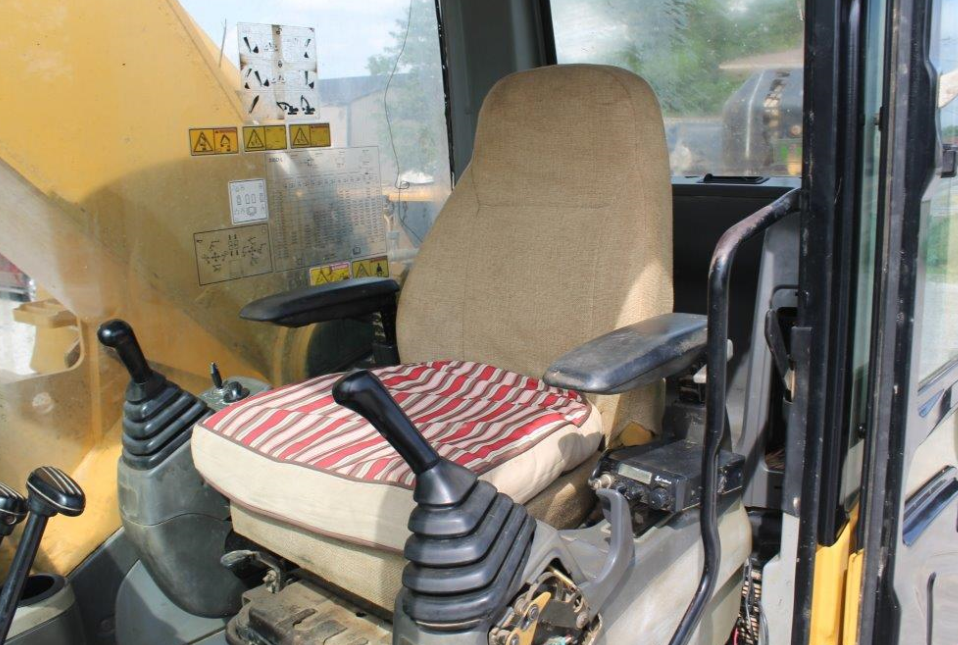 Excavadora 330D