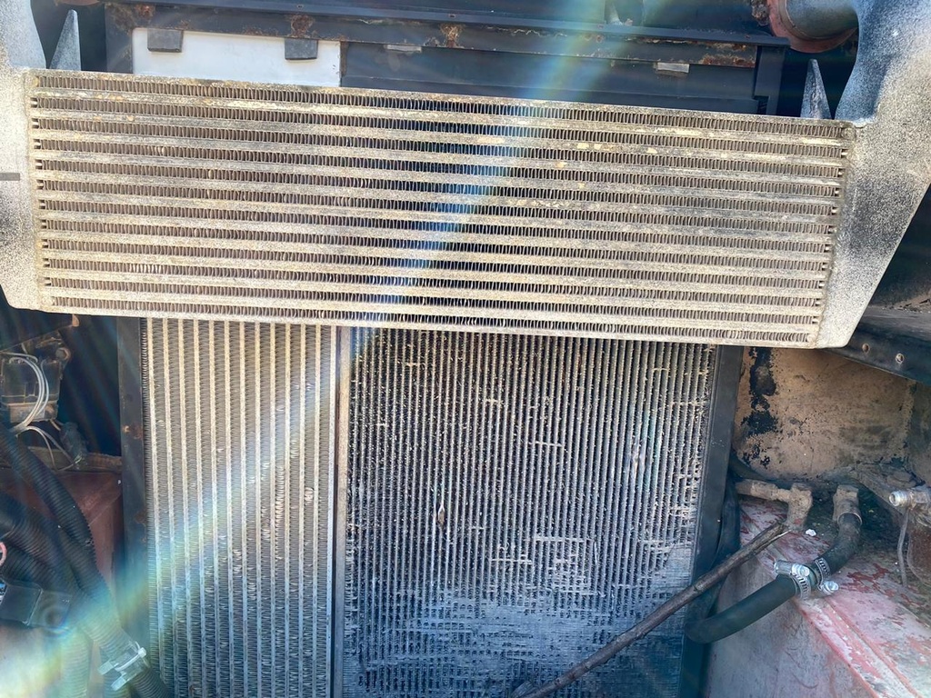 Vibrocompactador CA250D