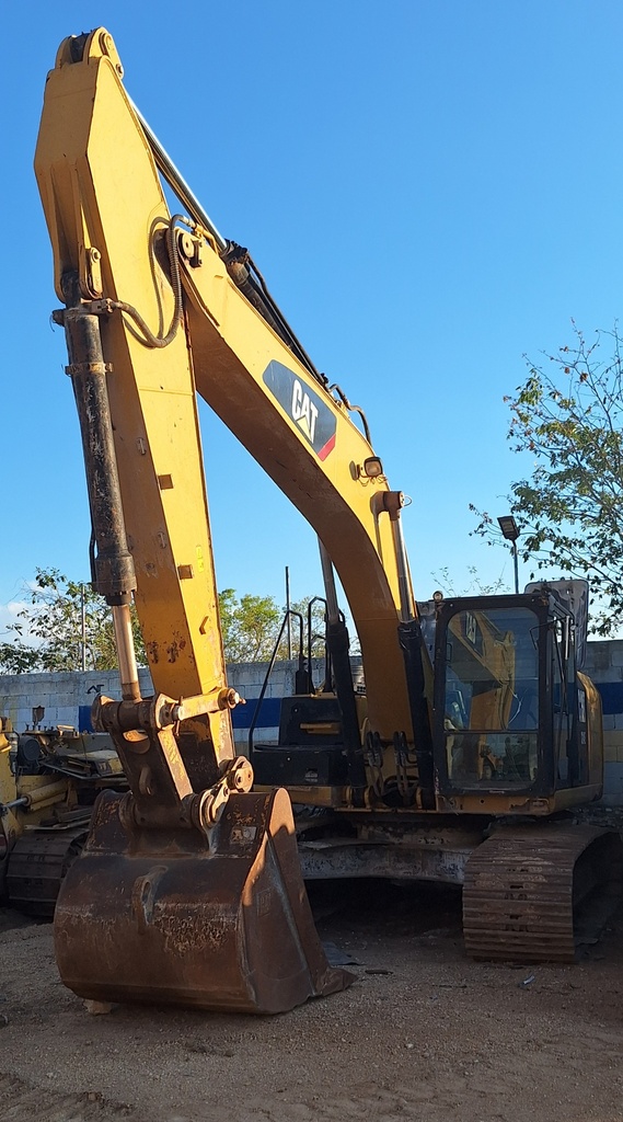 Excavadora 324EL