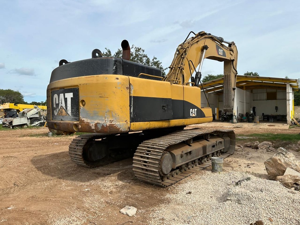 Excavadora 345 DL 