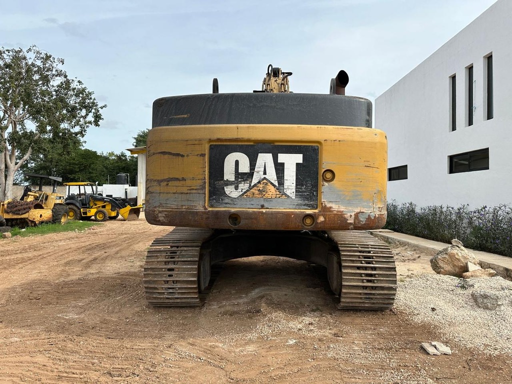 Excavadora 345 DL 