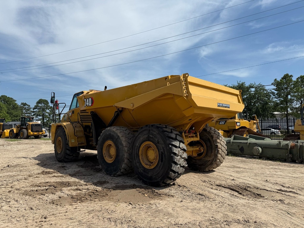 Camión Articulado 740