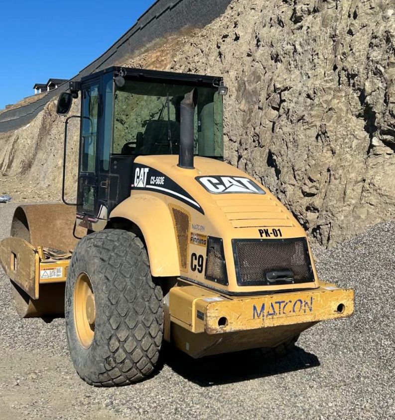 Compactador CS-563E