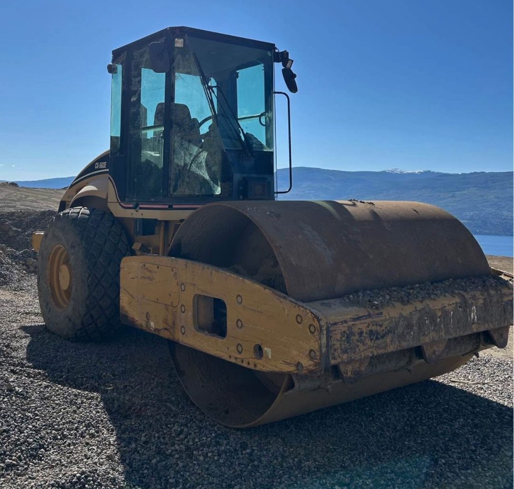 Compactador CS-563E