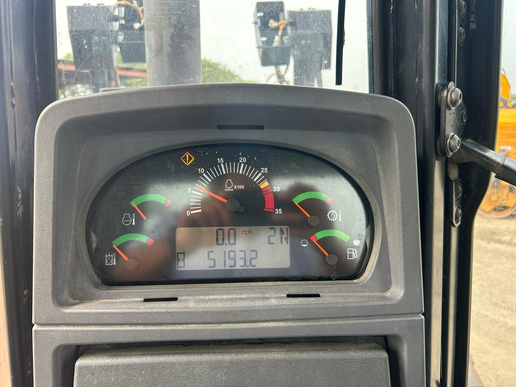 Tractor D8T