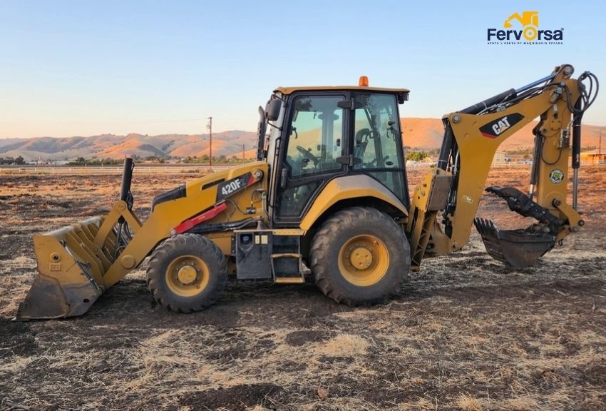 Retroexcavadora 420F2