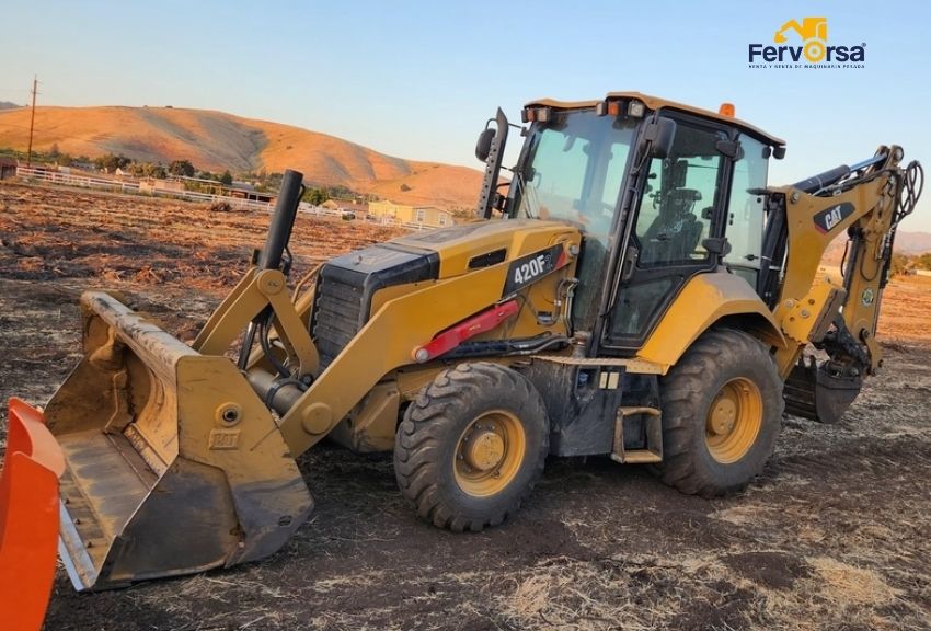 Retroexcavadora 420F2
