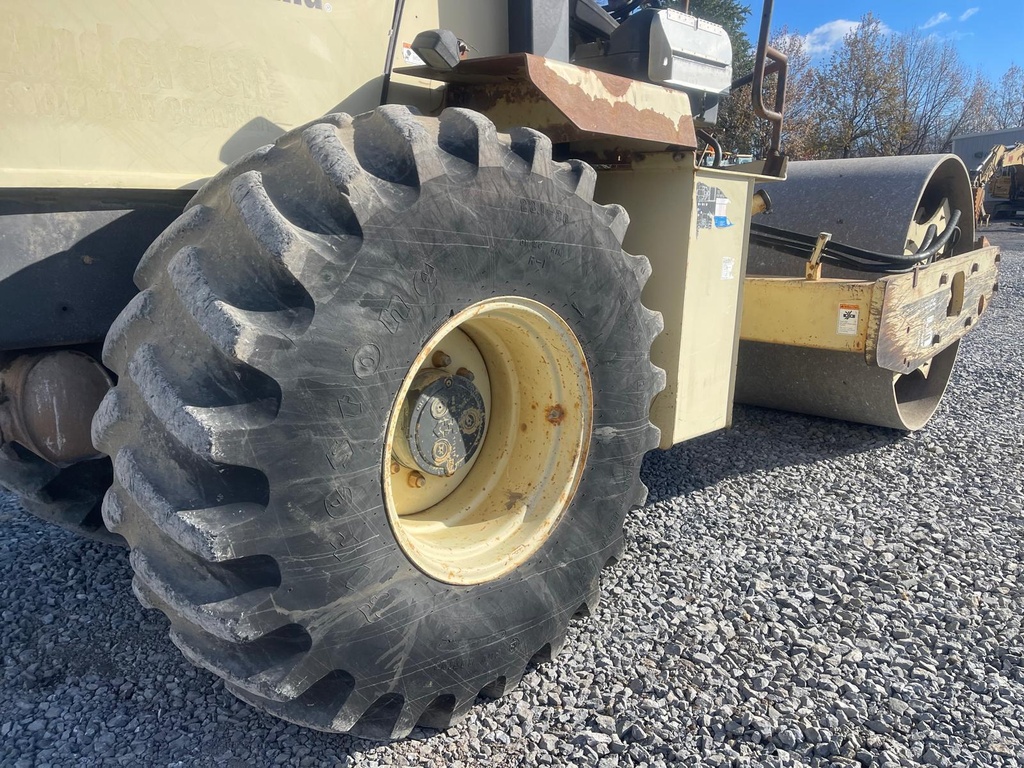 Vibrocompactador SD115