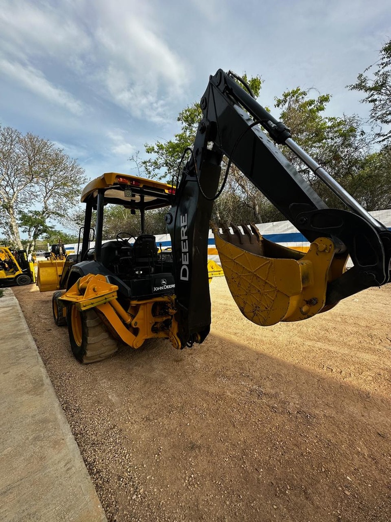 Retroexcavadora 310G