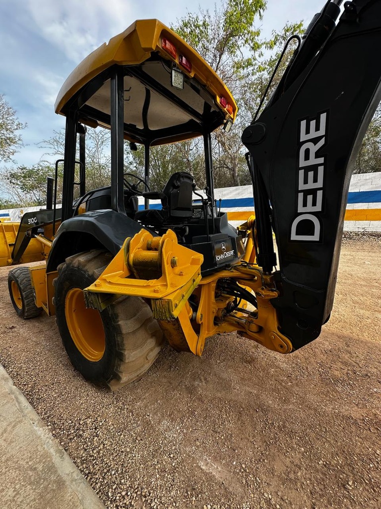 Retroexcavadora 310G