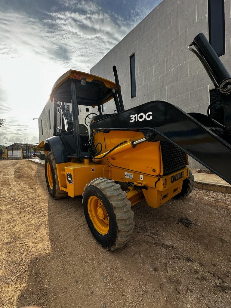 Retroexcavadora 310G