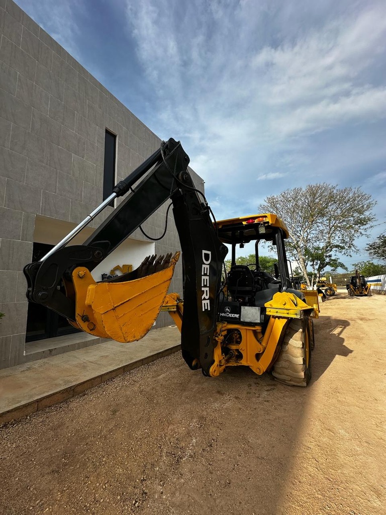 Retroexcavadora 310G