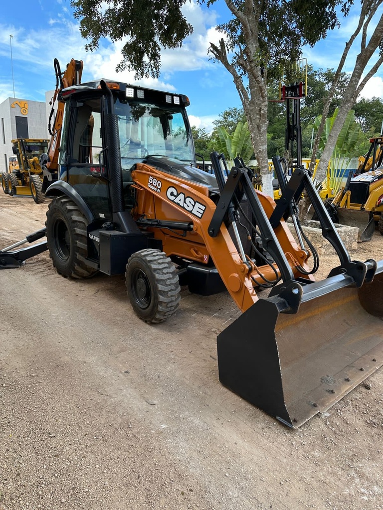 Retroexcavadora 580SN 