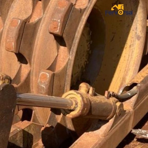 Caterpillar 815B Soil Compactor_Fervorsa_8.jpg