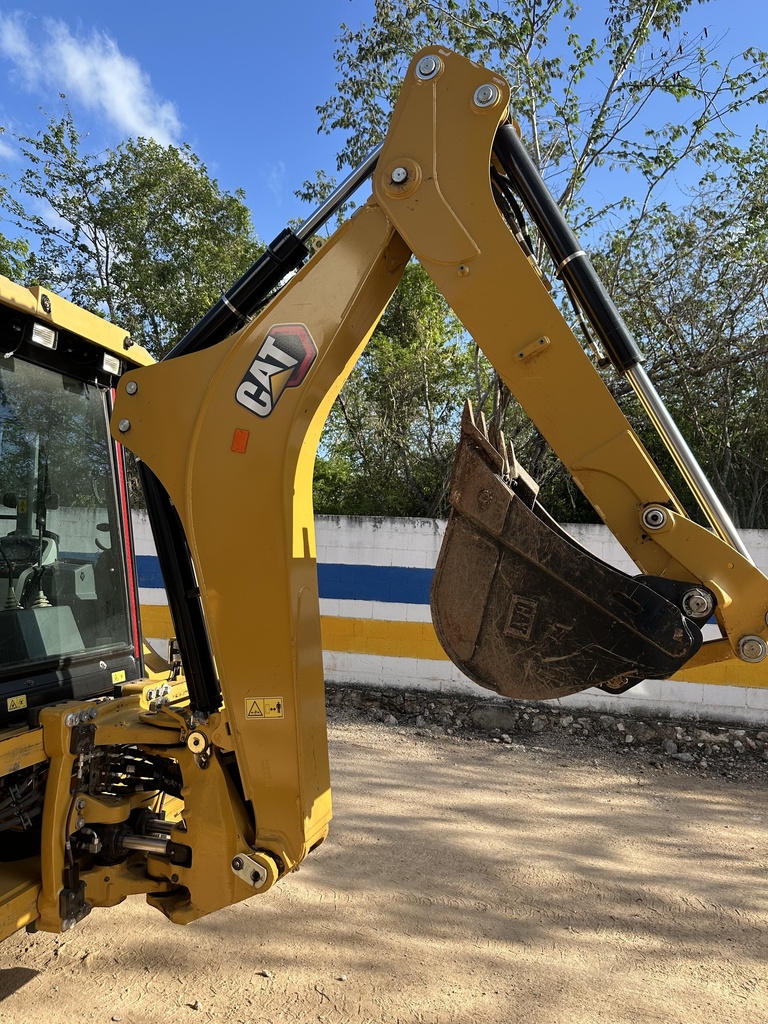 RETROEXCAVADORA CATERPILLAR 424 – 2025