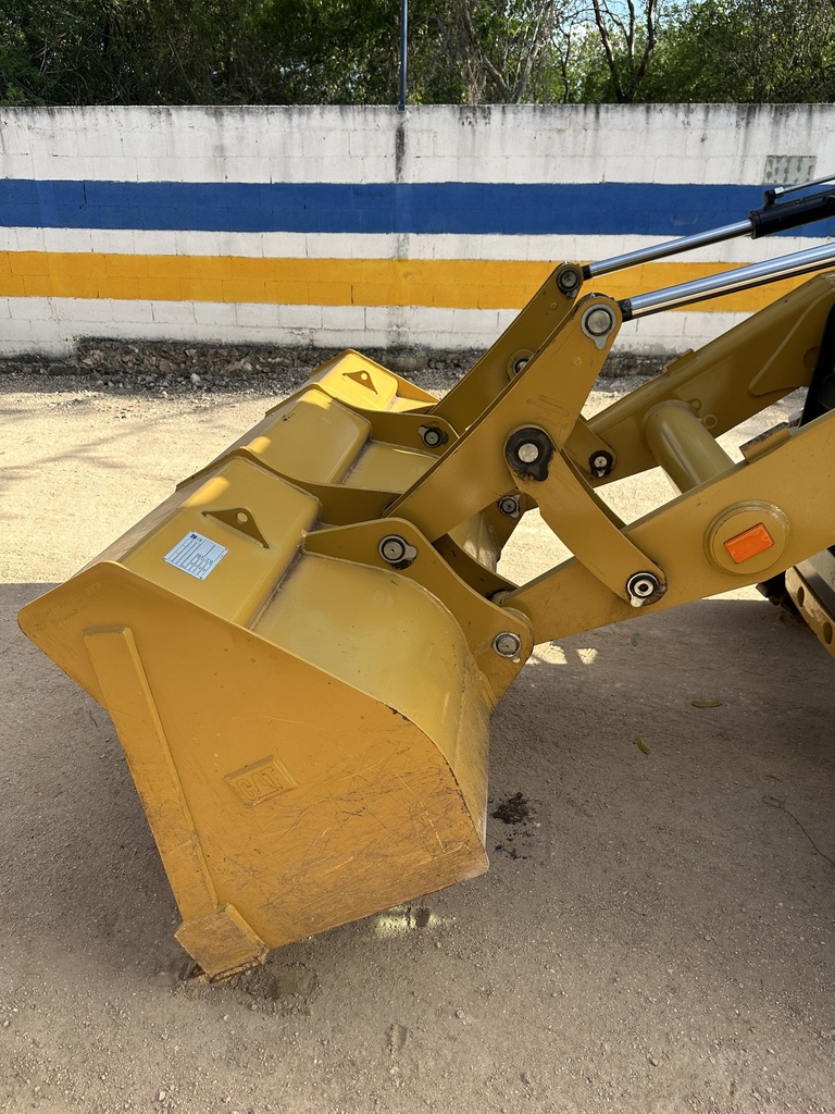 RETROEXCAVADORA CATERPILLAR 424 – 2025
