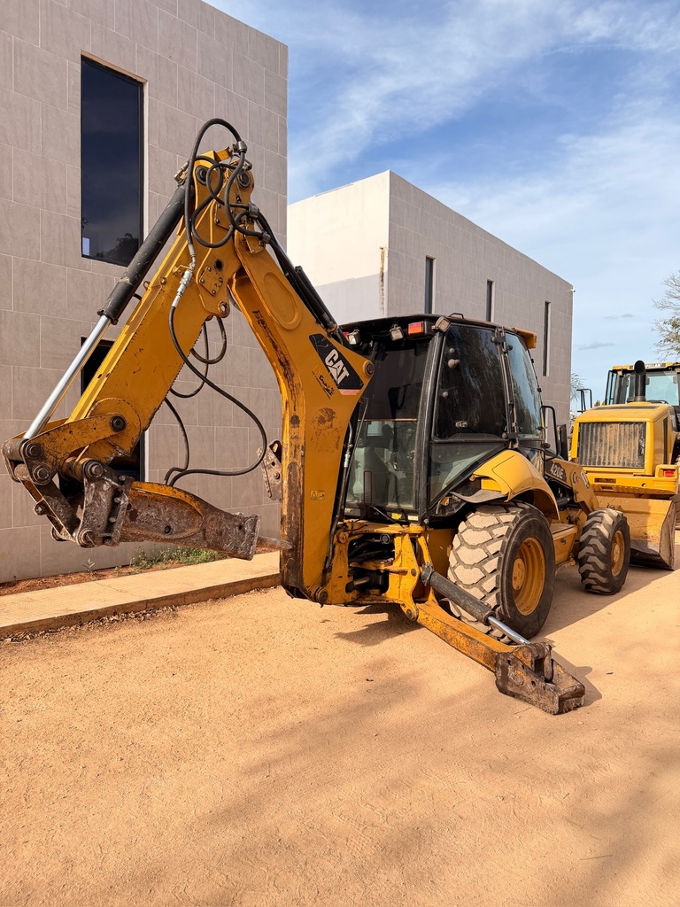 Retroexcavadora Caterpillar 420E 4x4 Kit Martillo Brazo Extensible 2010