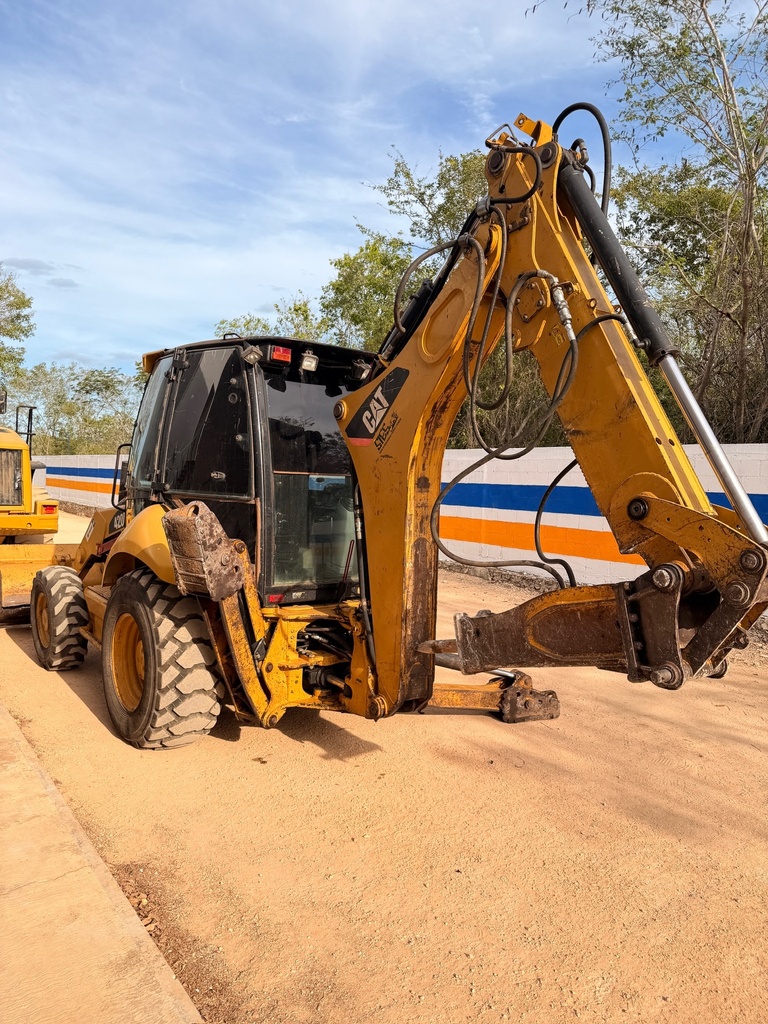 Retroexcavadora Caterpillar 420E 4x4 Kit Martillo Brazo Extensible 2010