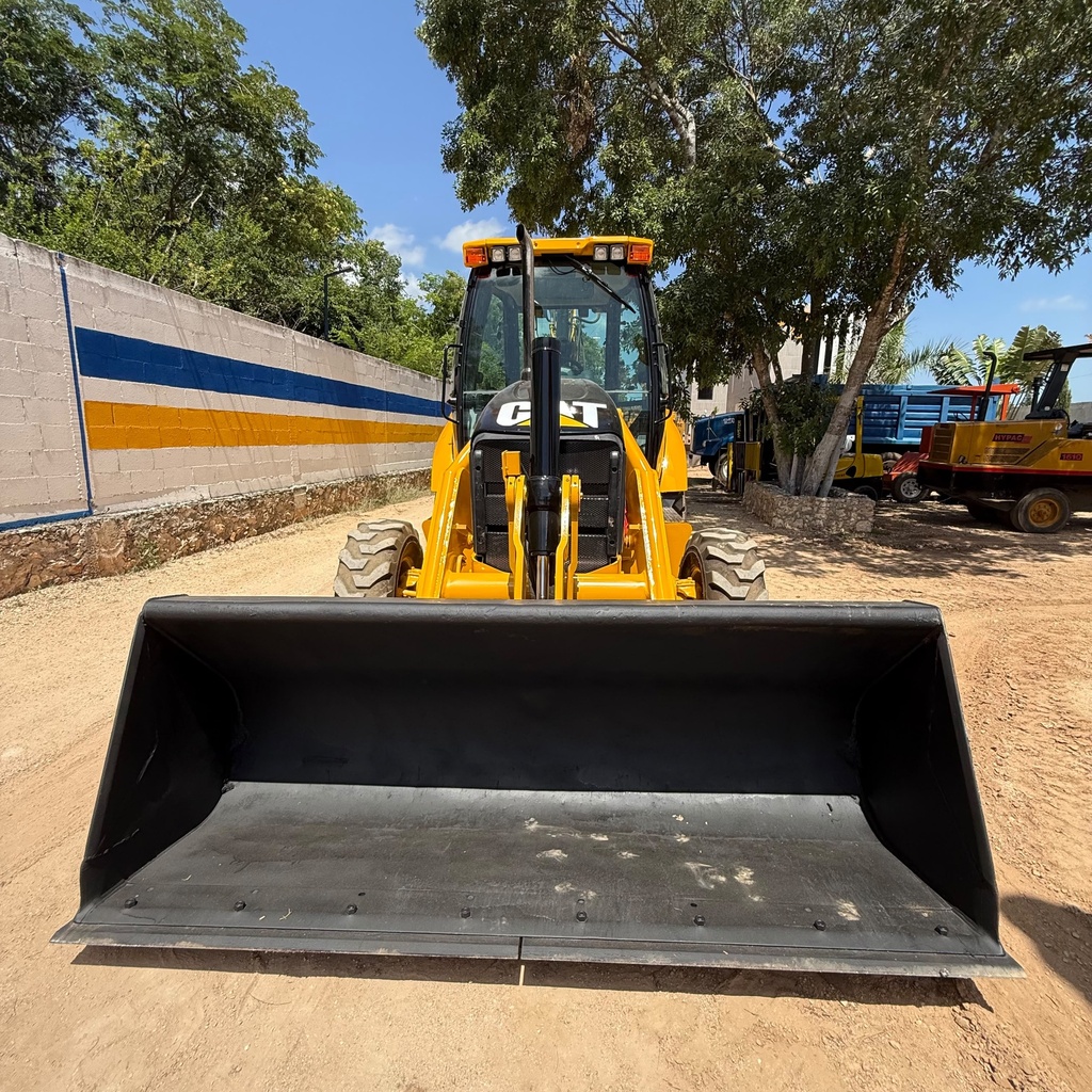 Retroexcavadora Caterpillar 420E 4x4 Kit Martillo Brazo Extensible 2010