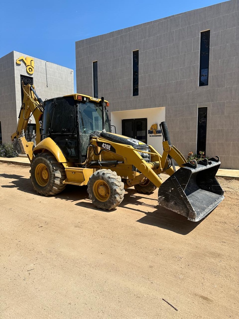 Retroexcavadora Caterpillar 420E 2012 4x4 | Entrega Inmediata 