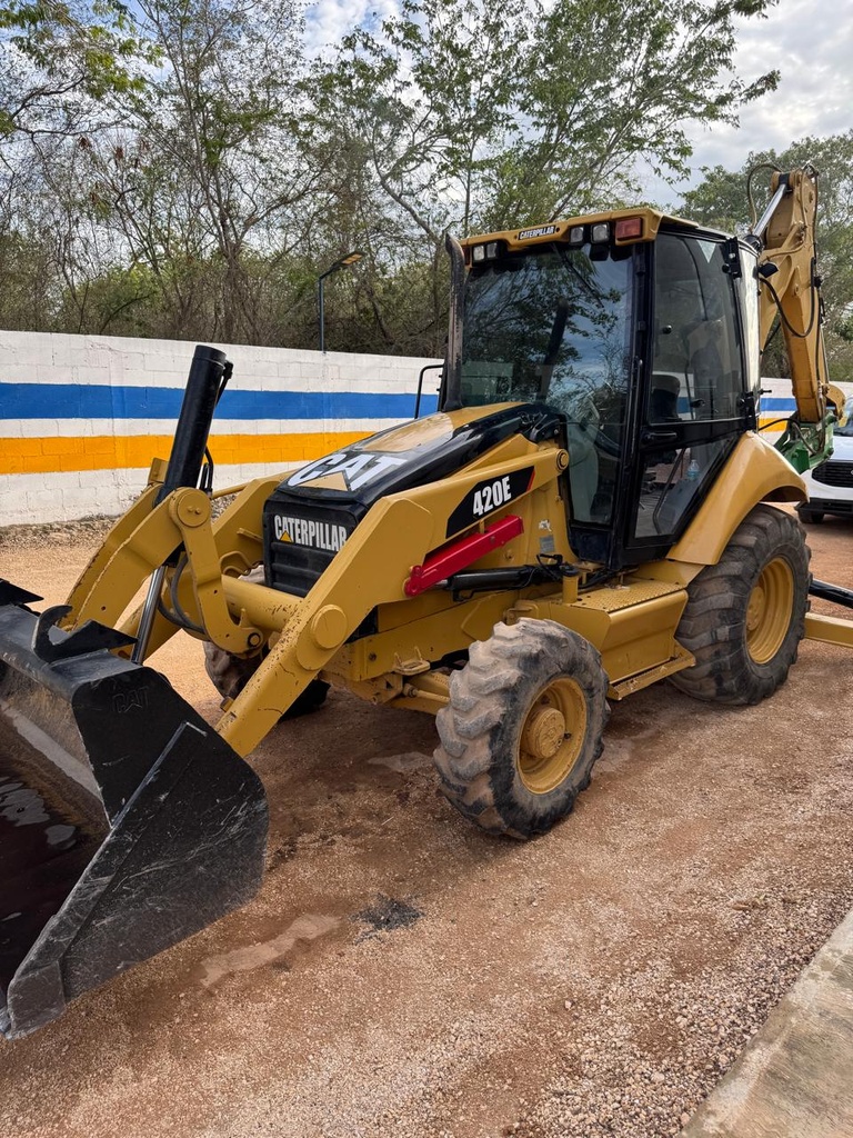 Retroexcavadora Caterpillar 420E 2012 4x4 | Entrega Inmediata 