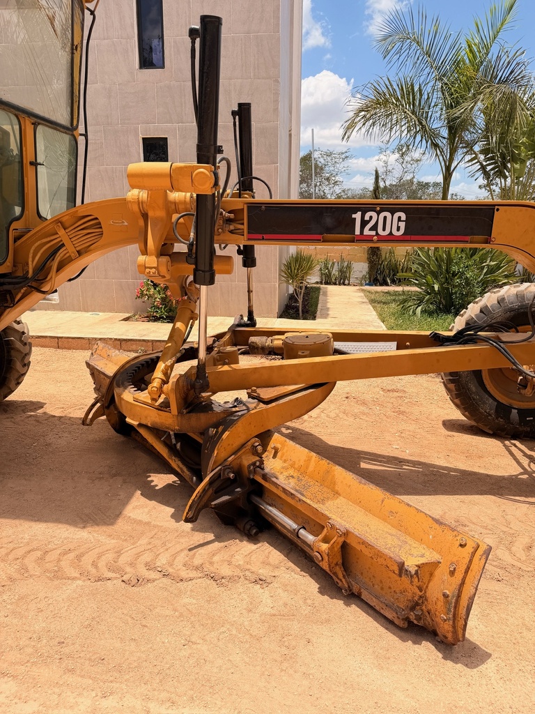 Motoconformadora Caterpillar 120G