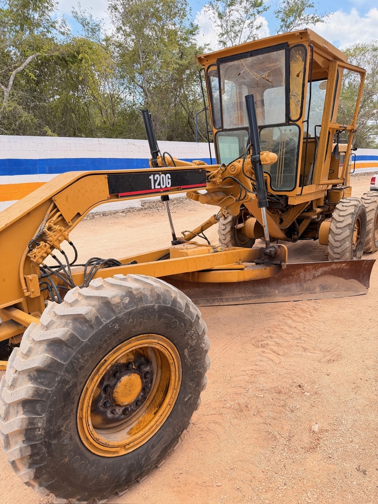 Motoconformadora Caterpillar 120G
