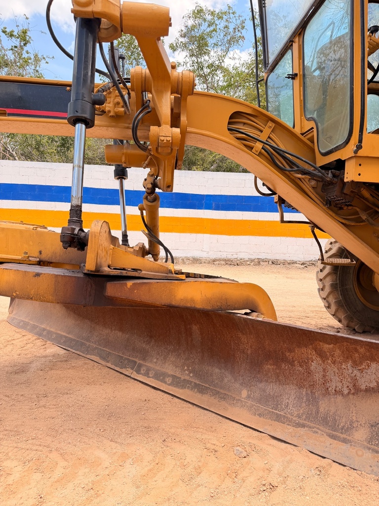Motoconformadora Caterpillar 120G