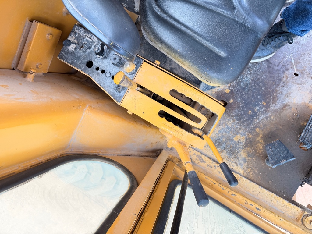 Motoconformadora Caterpillar 120G