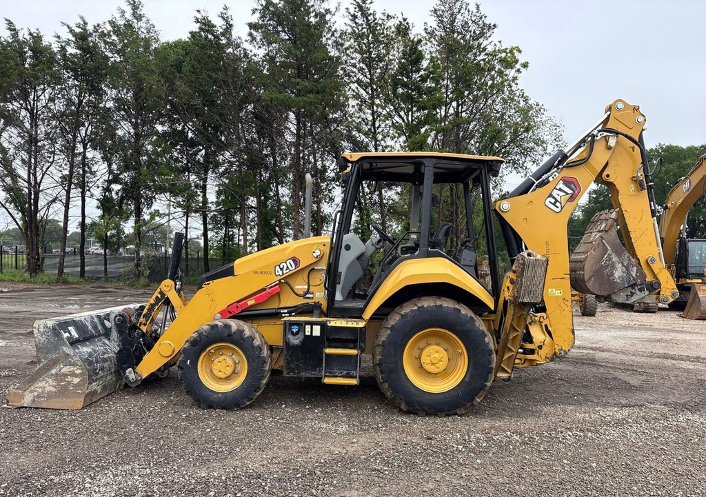 Retroexcavadora Caterpillar 420 2024 | Por Importar