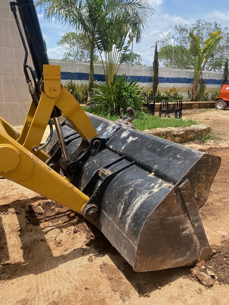 Retroexcavadora Caterpillar 420D
