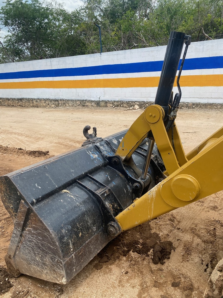 Retroexcavadora Caterpillar 420D