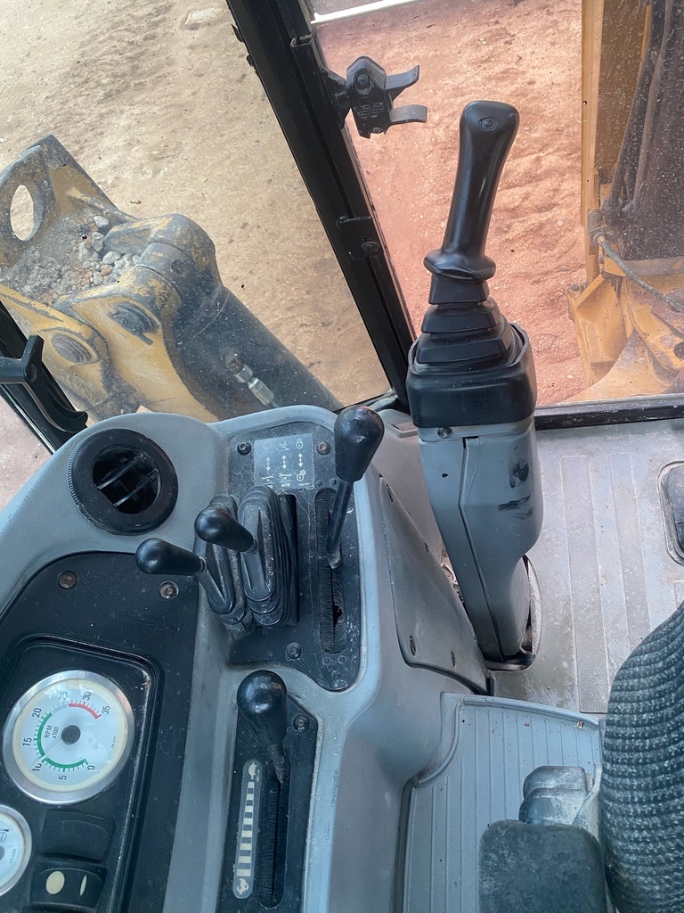 Retroexcavadora Caterpillar 420D