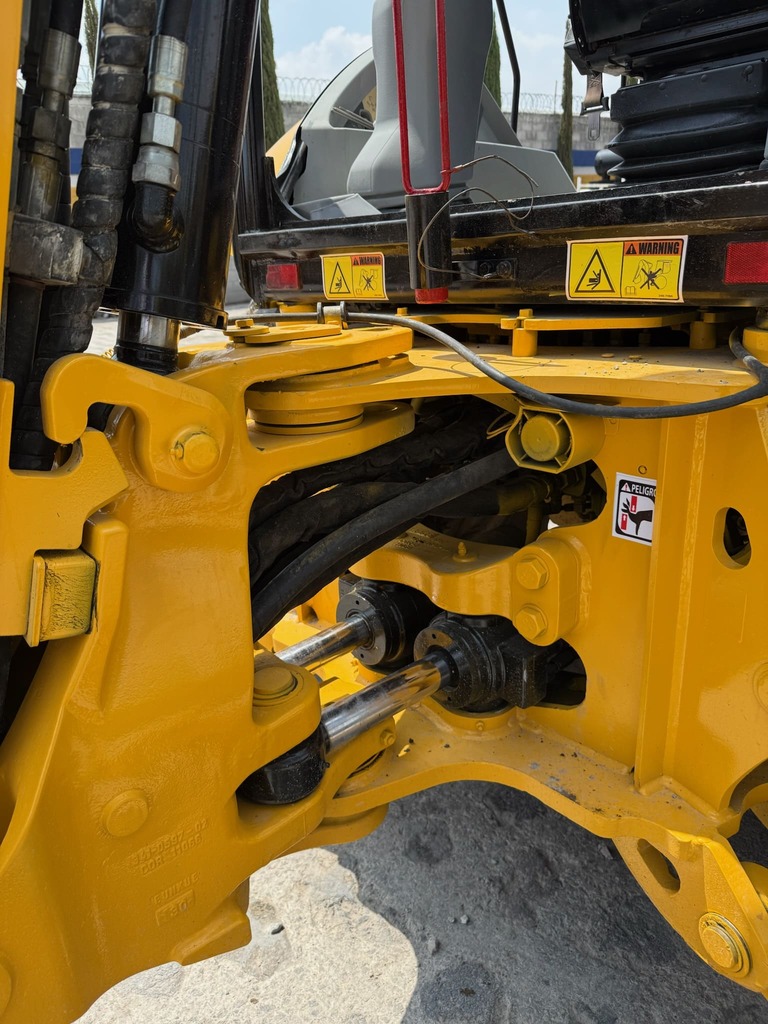 Retroexcavadora Caterpillar 420F 2019 