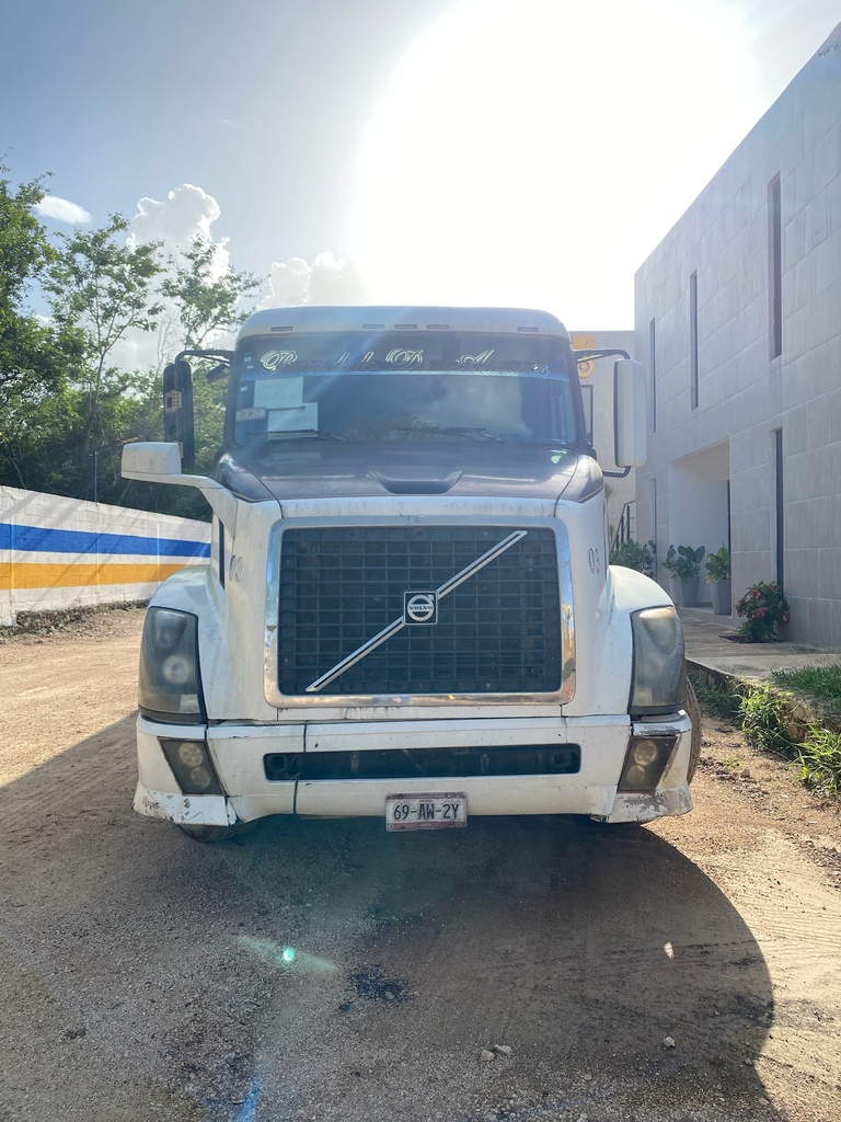Tractocamión Volvo VNL 2011
