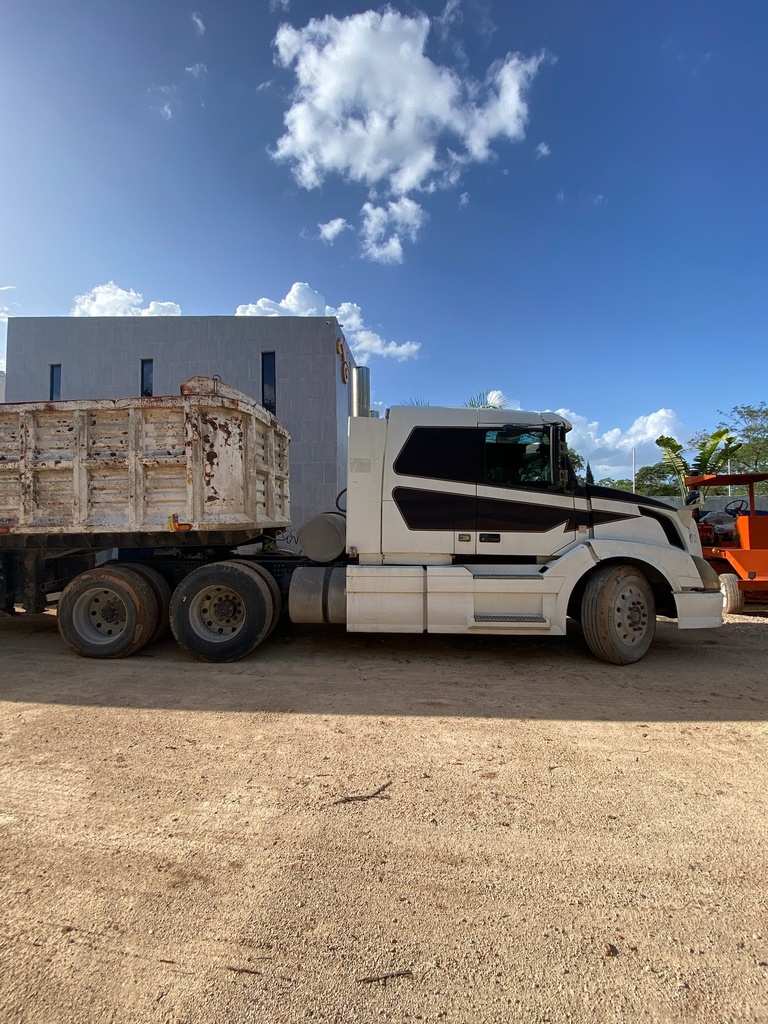 Tractocamión Volvo VNL 2011