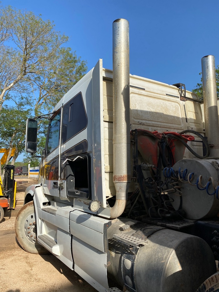 Tractocamión Volvo VNL 2011