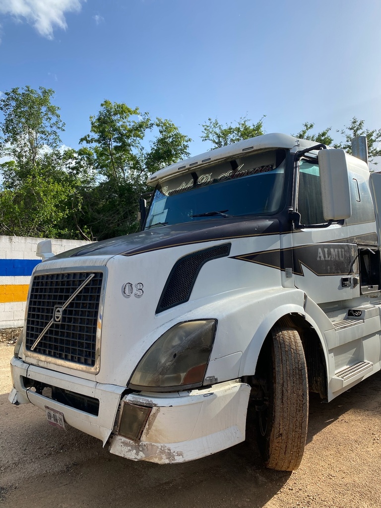 Tractocamión Volvo VNL 2011